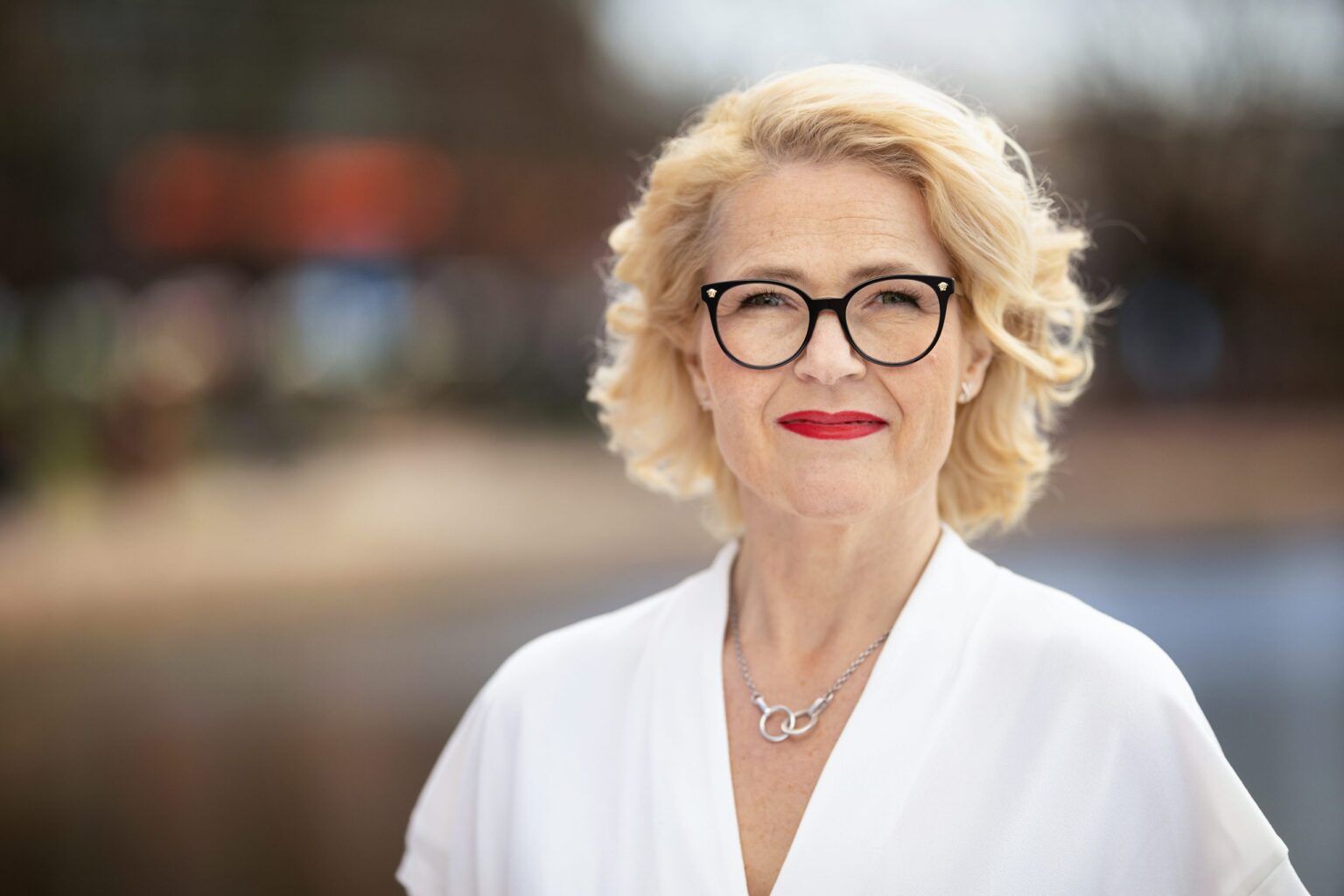 Kumpula-Natri EU:n pakkausasetuksesta: ”Muovin lisääminen ei ole kestävä ratkaisu”