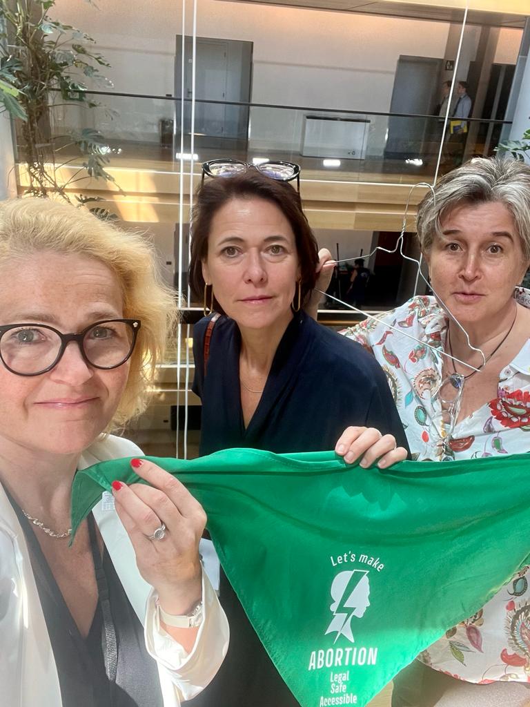 Suomen ja EU:n on turvattava naisten aborttioikeus