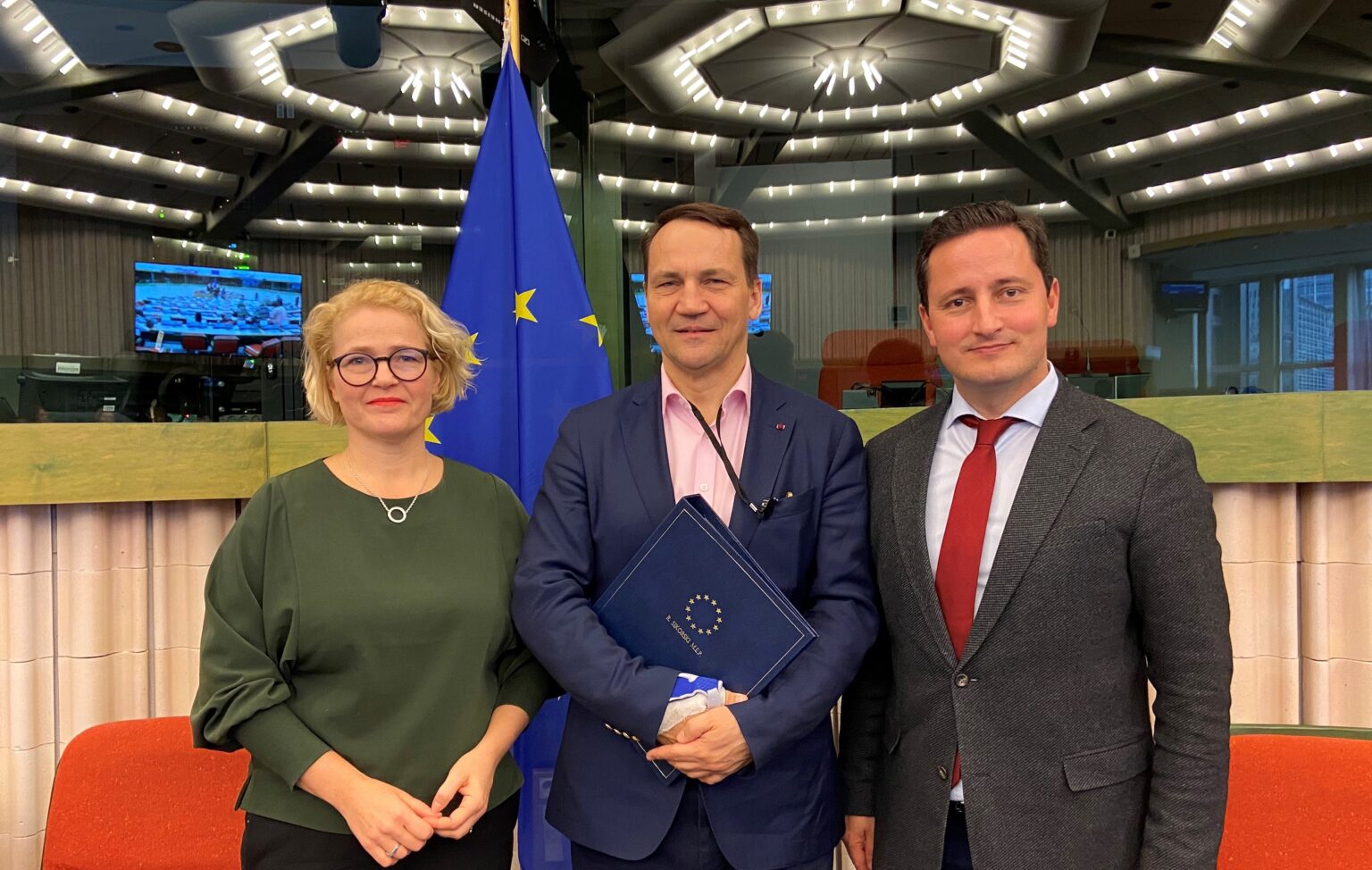 MEP Miapetra Kumpula-Natri: Valkoisen talon tuore viisumipäätös murentaa entisestään Yhdysvaltain ja Euroopan yhteistyötä