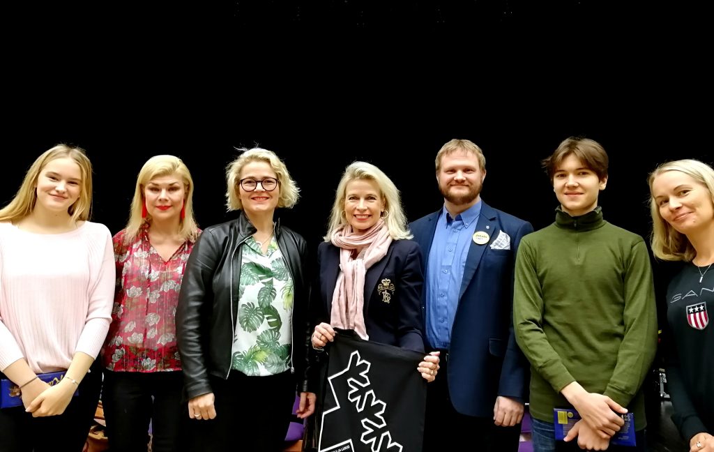 Nuorekasta energiaa nuorista – Mutta kuka tietää, mitä ovat Ohjaamot?